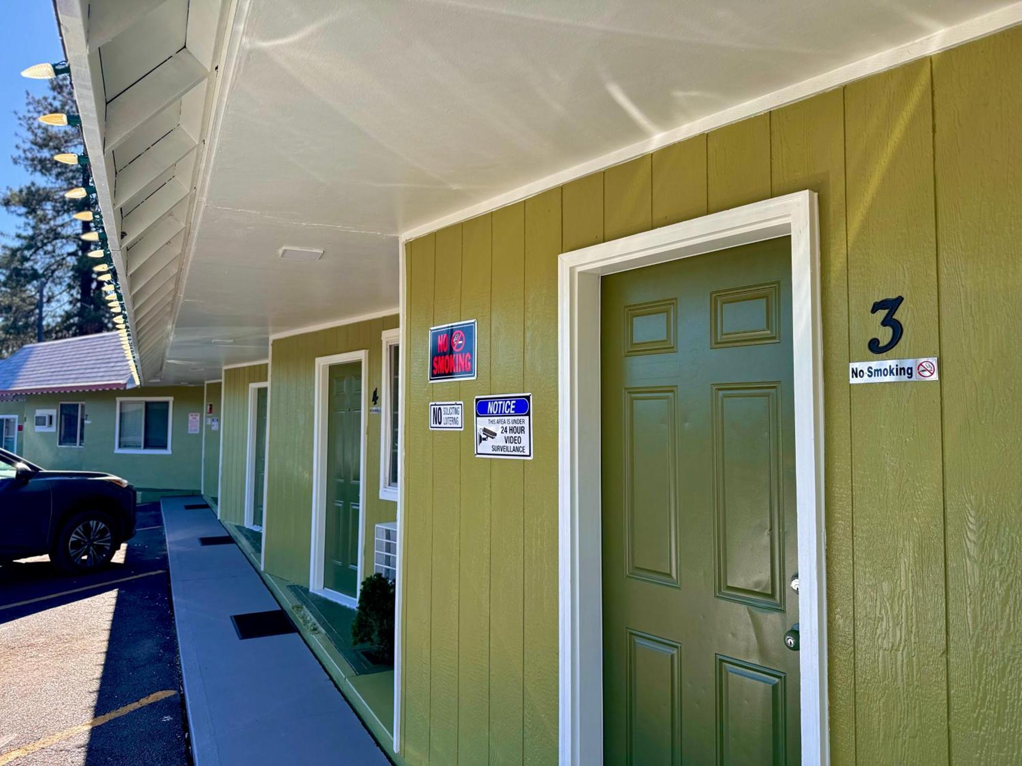 Chalet Motel Motel